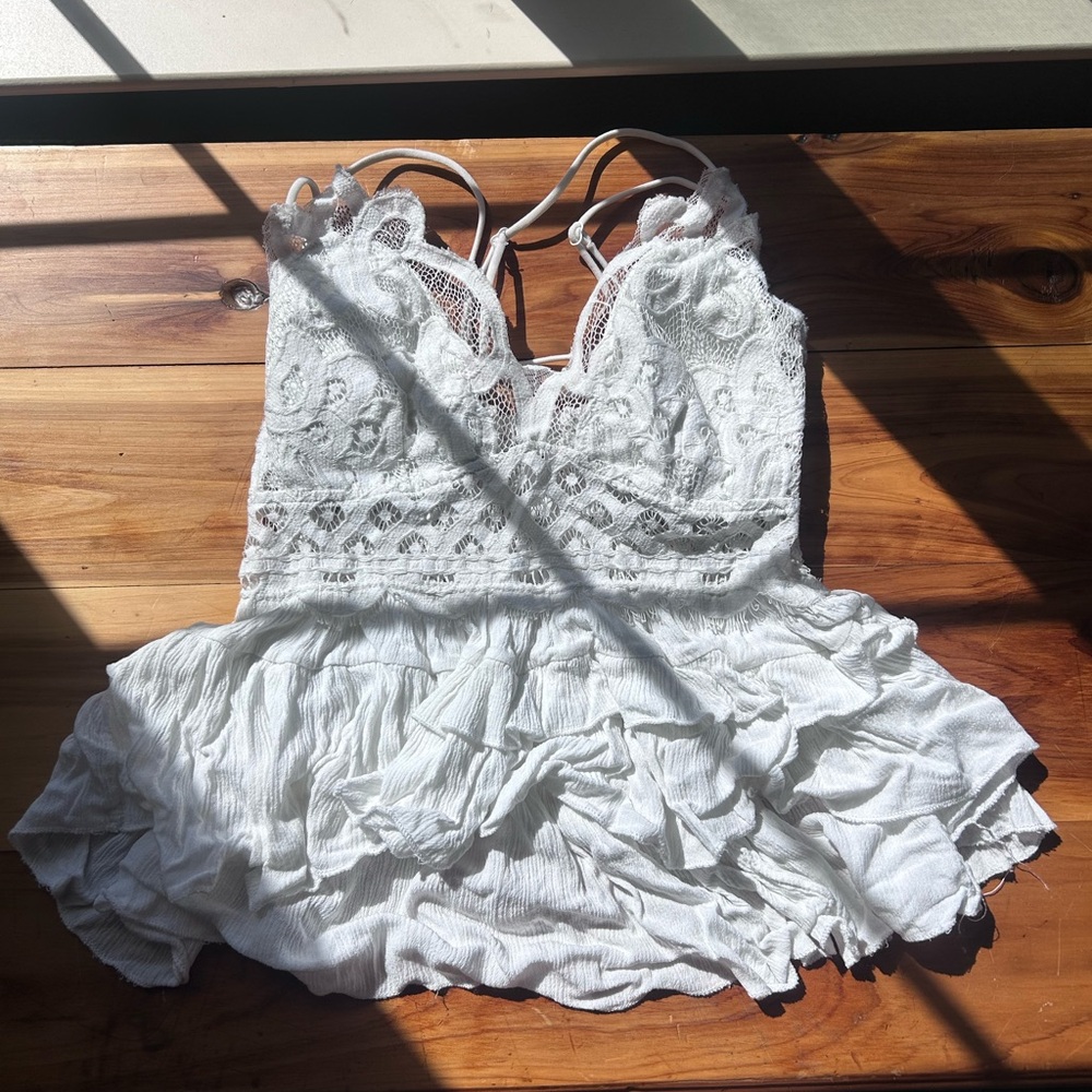 Zenana Outfitters Cream Lace Top